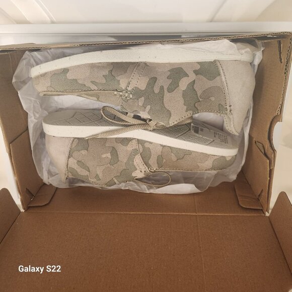 Clarks Camo Loafers. NIB. Size 7. Floor Sample - Picture 11 of 11
